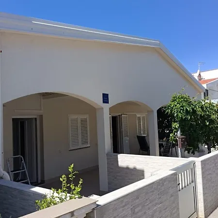 Apartmán Family Friendly Seaside - 26984 Vir